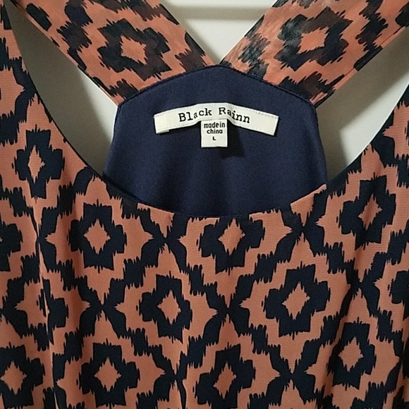 Patterned Dress - Picture 3 of 3